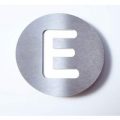 Husnummer Round i rustfrit stål – “E”