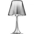 Sølvfarvet MISS K bordlampe i retro-design