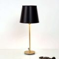 Klassisk Mattia bordlampe med rund skærm