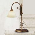 Antonio bordlampe, der virker antik.
