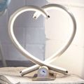 Hjerteformet LED-bordlampe Valentin i nikkel