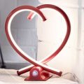 Hjerteformet LED-bordlampe Valentin i rød